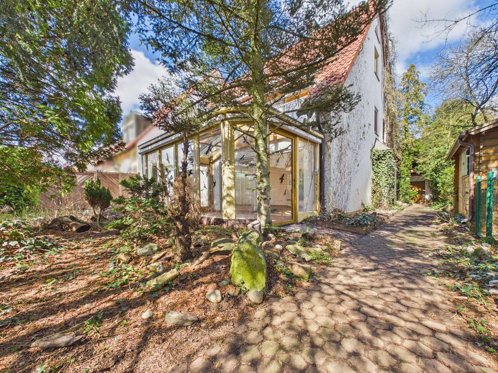 Immobilie in Schwanstetten - Großes barrierefreies Familienhaus mit Aufzug & Wintergarten – renovierungsbedürftig mit Potenzial! - Bild 4