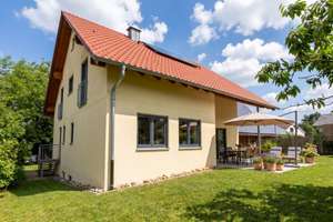 Seltenes Juwel in Sackgassenlage: Moderne Familien-Residenz auf traumhaften 1.400 m² Naturgrundstück – Die vollständige Adresse der Immobilie erhältst du vom Anbieter., 75050 Gemmingen – Vorschaubild 1