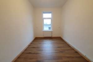 Renovierte 3-Zimmer-Altbau-Wohnung mit Dusche, Badewanne und Balkon im 1. OG – Ruhrstraße 26-28, 27570 Geestemünde, Bremerhaven – Vorschaubild 5