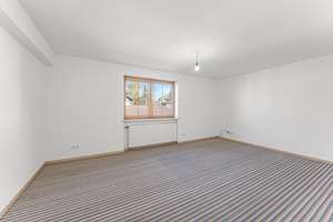 Großes Mehrfamilienhaus, Pool u. Doppelgarage, gepflegt, teilrenoviert – Hochlandstraße 27, 80995 Feldmoching, München – Vorschaubild 24