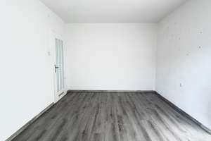 2-Zimmer-Wohnung in Augsburg-Hochfeld mit Entwicklungspotenzial – ideale Lage nahe Universität – Die vollständige Adresse der Immobilie erhältst du vom Anbieter., 86159 Hochfeld, Augsburg – Vorschaubild 10