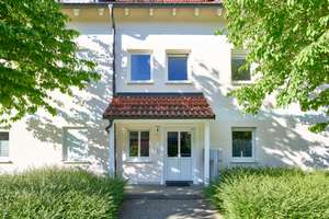 Solide vermietete 4-Zimmer-Wohnung in München-Waldperlach – Balkon, Keller & Tiefgarage – Die vollständige Adresse der Immobilie erhältst du vom Anbieter., 81739 Waldperlach, München – Vorschaubild 3