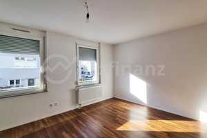 Ihr eigenes Reihenmittelhaus mit TG und Dachterrasse! Neuwertig, zentrumsnah und einzugsbereit! – Reutlingen (Kreis) – Vorschaubild 2