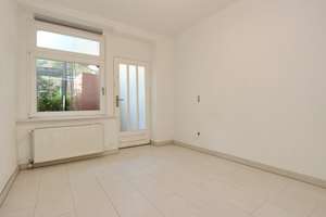 3-Zimmer-Erdgeschosswohnung mit Wintergarten in Hamburg-Eppendorf – Die vollständige Adresse der Immobilie erhältst du vom Anbieter., 20251 Eppendorf, Hamburg – Vorschaubild 3