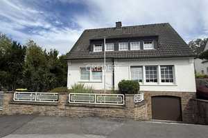 Attraktives Einfamilien- oder Mehrgenerationenhaus mit Garten in zentraler Lage von Lendringsen – Märkischer Kreis – Vorschaubild 1