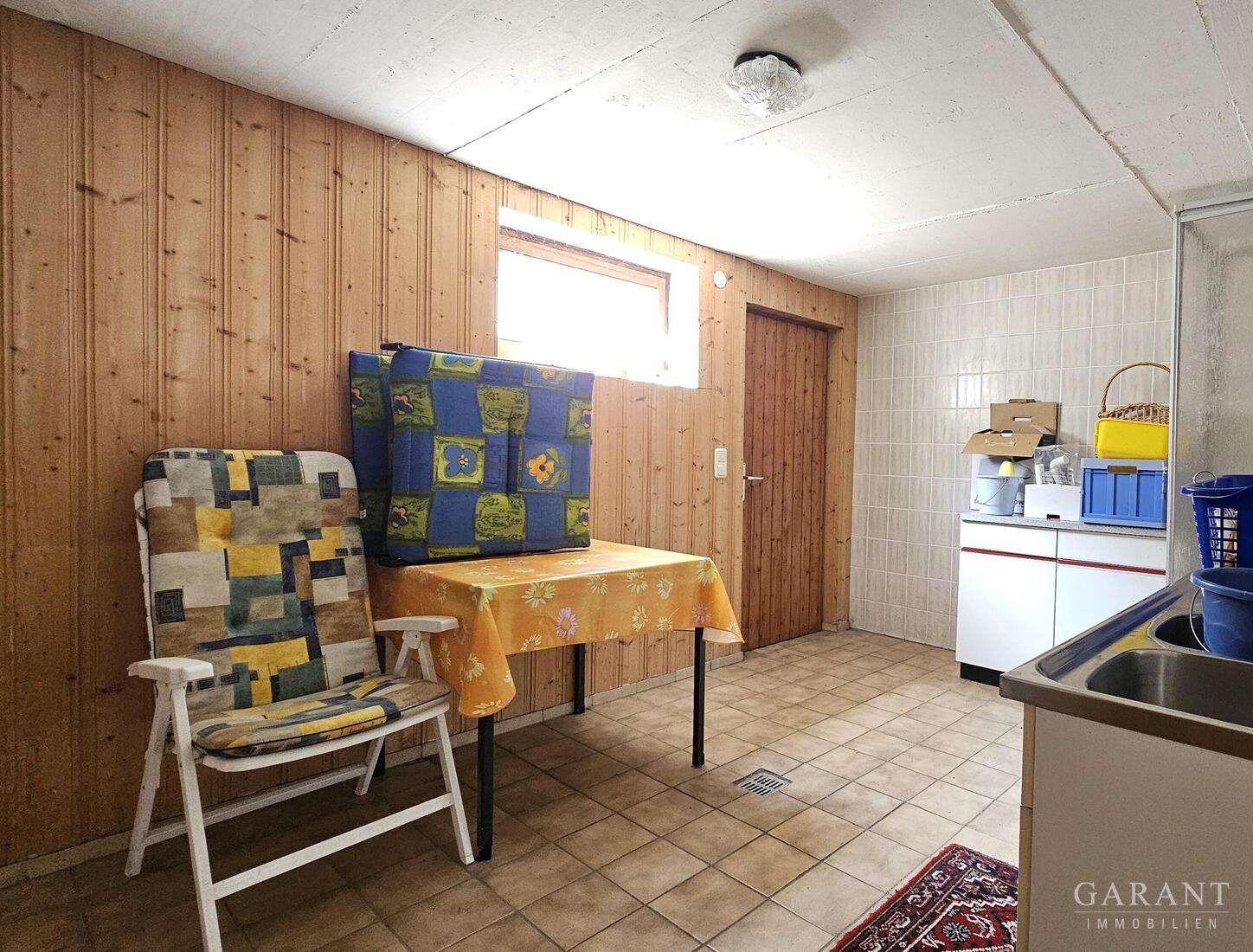 Immobilie in Ichenhausen - Charmantes Einfamilienhaus mit großem Garten und viel Platz zum Wohlfühlen - Bild 2