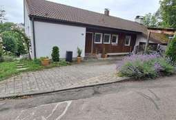 Hauseingang Straßenansicht