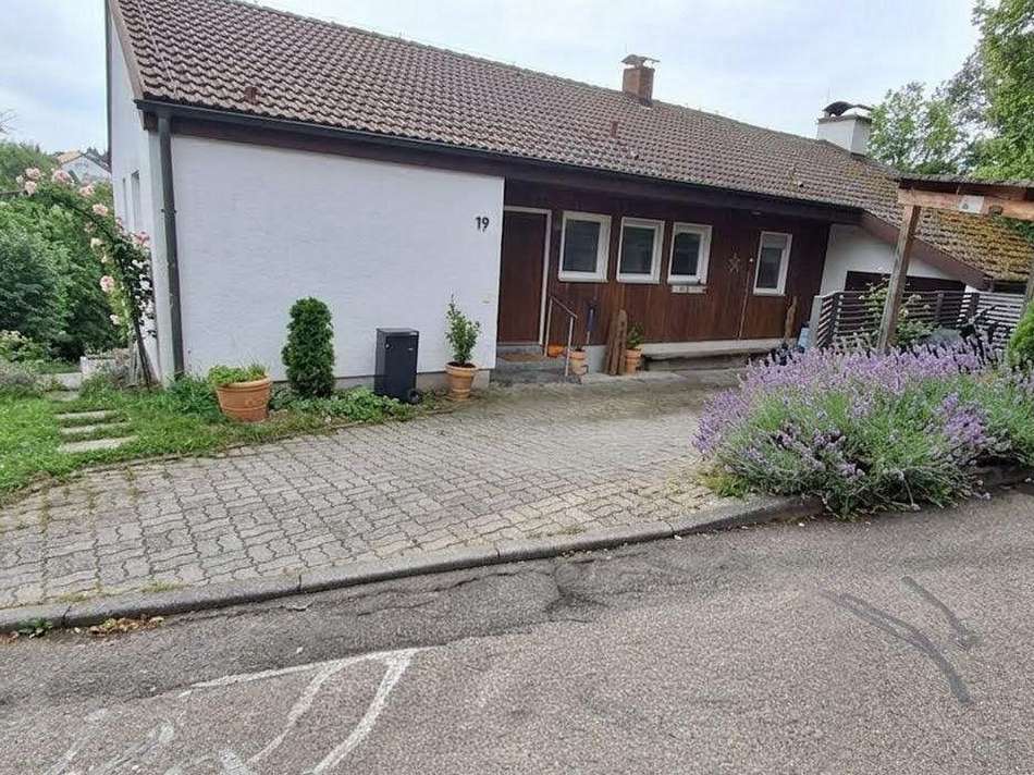 Hauseingang Straßenansicht