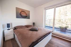 Helles Vollmöbliertes Penthouse Apartment in Neubau (3 Zimmer/121qm+Parking+Gym-Room) [ENG+DE+ESP] – Weinbergerstraße 61, 81241 Pasing, München – Vorschaubild 3