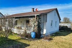 Komfortables Zuhause mit Terrasse und Garten

 – Die vollständige Adresse der Immobilie erhältst du vom Anbieter., 94533 Buchhofen – Vorschaubild 1