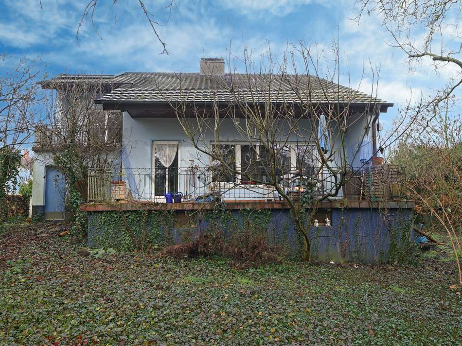 Hausansicht von hinten