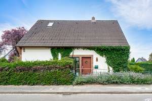Gepflegtes 1-2-Familienhaus mit Garten und Garage in Nebenstraße von Burgdamm – Die vollständige Adresse der Immobilie erhältst du vom Anbieter., 28717 Burgdamm, Bremen – Vorschaubild 2