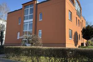 Vermietete 1,5- Zimmerwohnung mit Stellplatz und gr. Gartenanteil