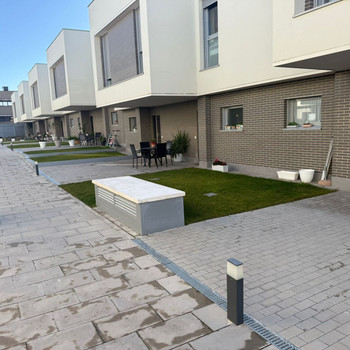 Reihenhaus zu verkaufen in privater Wohnanlage mit Pool und Hausmeister