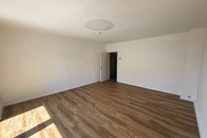 Teilweise renoviert! 2-Zimmerwohnung mit Balkon in Wuppertal-Elberfeld Citynähe – Gesundheitsstraße  101, 42103 Elberfeld, Wuppertal – Vorschaubild 3