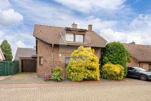 Freistehendes Einfamilienhaus mit Pool in Bedburg - Lipp. – Die vollständige Adresse der Immobilie erhältst du vom Anbieter., 50181 Bedburg – Vorschaubild 2