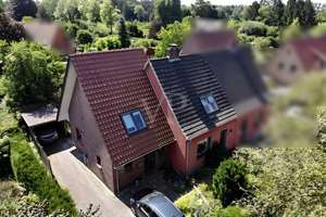 Sofort einziehen! Großzügiges Reihenhaus mit schönem Garten – Die vollständige Adresse der Immobilie erhältst du vom Anbieter., 26133 Bümmerstede, Oldenburg (Oldenburg) – Vorschaubild 2