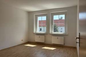 Wunderbar helle Wohnung - Ganz oben im 1. Obergeschoss – Rosenstr. 21, 6237 Leuna – Vorschaubild 5