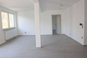 Schöne, helle, modernisierte Wohnung im Dachgeschoss = 2.OG mit Balkon. – Borbecker Straße 216, 45355 Borbeck-Mitte, Essen – Vorschaubild 5