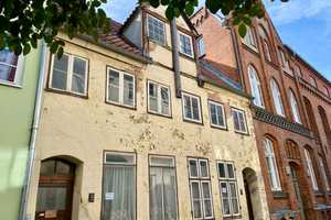 Altstadthaus im Johannis Quartier: Sanierung und Denkmal-Abschreibung nach § 7i EStG – Lübeck – Vorschaubild 1