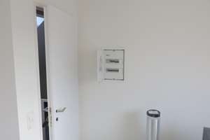 schöne Dachgeschosswohnung löffelfertig 1ZiKüB mit Einbauküche, voll möbliert – Mühlenbroicher Weg 143, 40472 Rath, Düsseldorf – Vorschaubild 13