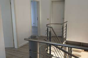 Helles, modernes Haus mit großem sonnigem Grundstück und Einliegerwohnung – Im Rapsfeld 42, 50933 Müngersdorf, Köln – Vorschaubild 8