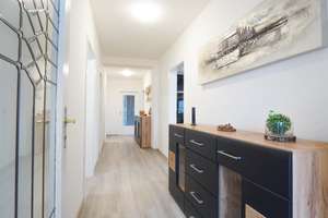 Großzügig. Gepflegt. Zentral. – 4-Zimmer-Wohnung mit Aufzug