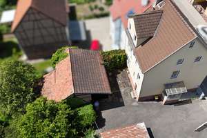 Solides Wohnhaus mit viel Freifläche für Autos, Spielwiese u. Gemüsebeet - Scheune vorhanden – Erzkopfstraße 8, 75181 Huchenfeld, Pforzheim – Vorschaubild 1