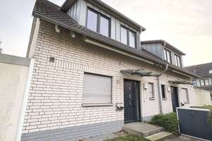 Familienfreundliche Doppelhaushälfte mit Garten und EBK in Wittlaer nahe ISD