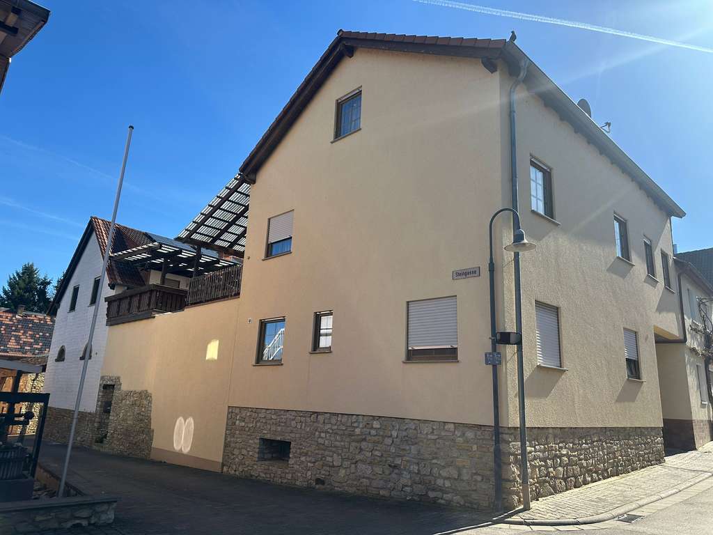 Immobilie in Aspisheim - gut gepflegtes MFH in  Aspisheim  - Bild 0