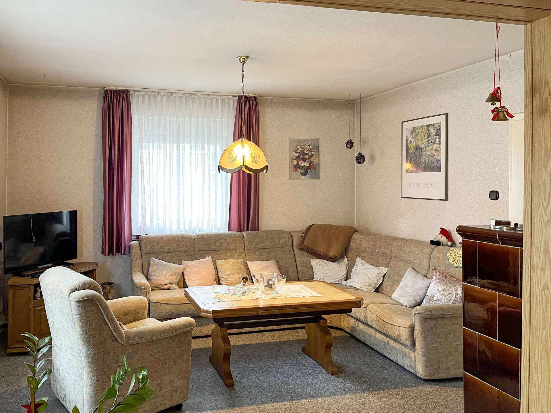 Immobilie in Hamm (Sieg) - Renovierungsbedürftige Doppelhaushälfte mit Garage auf einem Erbpachtgrundstück in Hamm/Sieg! - Bild 3