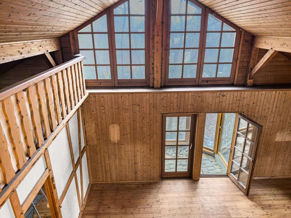 Immobilie in Sievershütten - Architekten-Fachwerk-Blockhaus mit offener Galerie - absolutes Unikat - direkte Feldrandlage mit wun - Bild 2