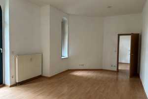 Nette 2-Raum-Wohnung mit EBK und Balkon zwischen Hasselbachplatz und Uniklinik! – Hellestr. 2 a, 39112 Magdeburg – Vorschaubild 8