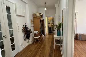Charmante 4-Zimmer-Altbau-Wohnung mit Balkon und Erkerzimmer in der Azenbergstraße – Die vollständige Adresse der Immobilie erhältst du vom Anbieter., 70174 Relenberg, Stuttgart – Vorschaubild 12