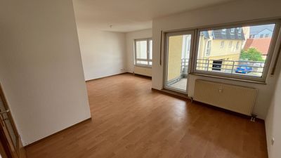 Zentrum, 2-Zi.-Whg. mit Balkon und Wanne
