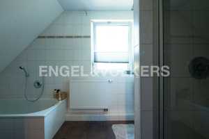 Freistehendes Einfamilienhaus mit sonnigem Garten und Garage in gefragter Lage – Schweinfurt (Kreis) – Vorschaubild 4