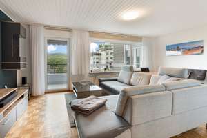 Lichtdurchflutete 3-Zimmer-Wohnung mit Westbalkon und Wohlfühlcharakter – 61381 Friedrichsdorf – Vorschaubild 1