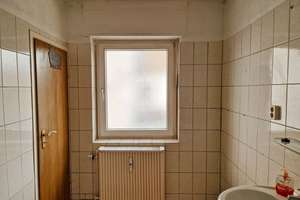 Zweifamilienhaus mit freier großer Wohnung, kleinem Garten + Garagengrundstück in Düren, Tivolistr. – Die vollständige Adresse der Immobilie erhältst du vom Anbieter., 52349 Innenstadt, Düren – Vorschaubild 46