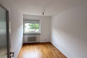 Gut geschnittenes Wohnen mit Wohlfühlcharakter – Hugo-Troendle-Str. 41, 80992 Moosach-Bahnhof, München – Vorschaubild 3