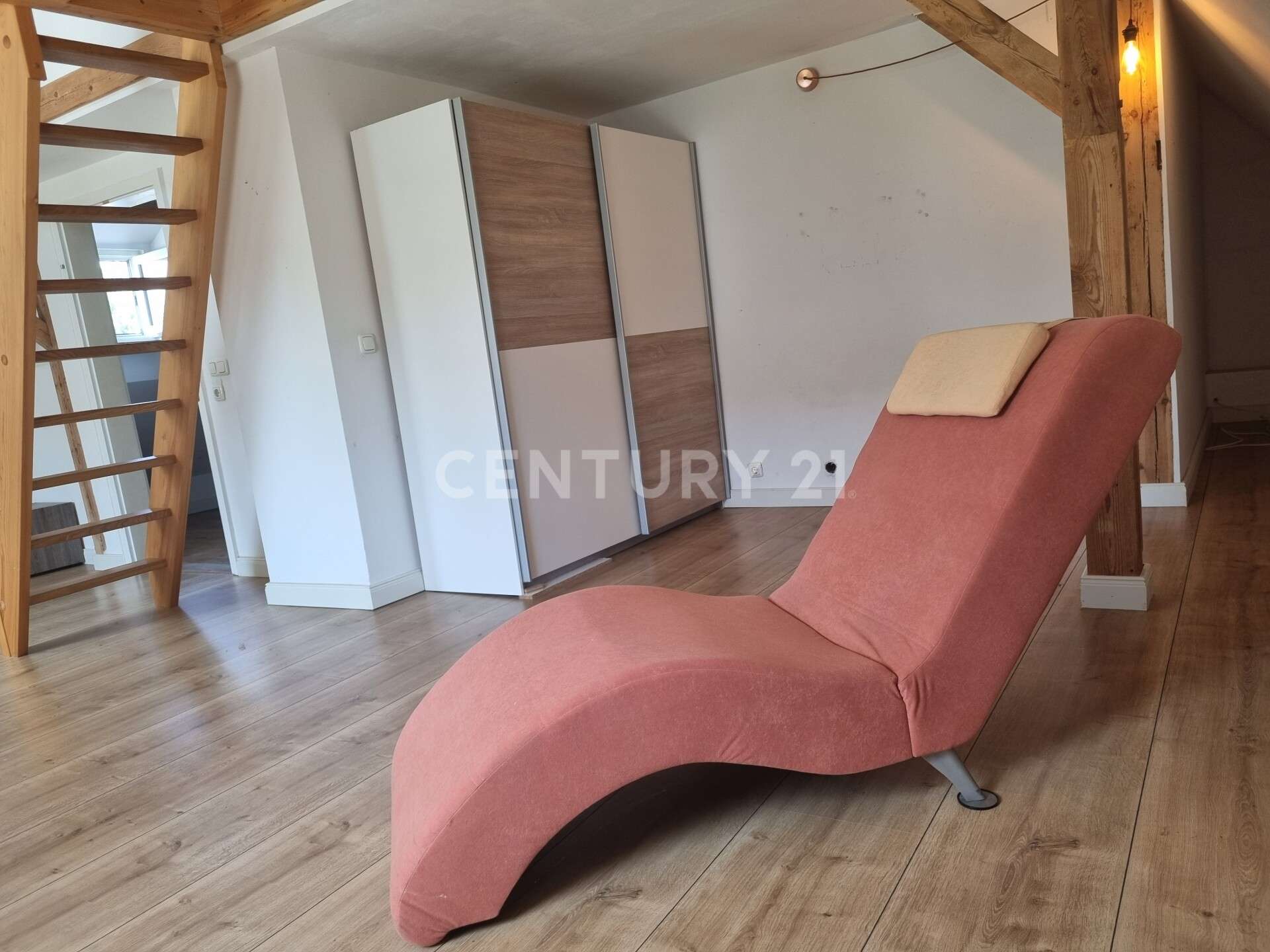 Immobilie in Hebertsfelden - Ruhe und Idylle fußläufig zur Rott: Ihr neues Zuhause mit Blick ins Grüne und Bauplatz inklusive! - Bild 1