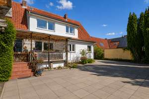 Platz für alle: Großzügiges Zweifamilienhaus mit herrlichem Garten, Carport und Bauerwartungsland..! – Die vollständige Adresse der Immobilie erhältst du vom Anbieter., 22457 Schnelsen, Hamburg – Vorschaubild 3