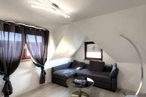 Sonnige & Möbilierte 2-Zimmer-Wohnung in zentraler Lage von Bad Cannstatt