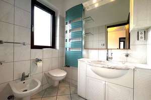 FREESTANDING HOUSE! 180 m² living space, 6-room, 5-bed, 3.5-bath and outdoor sauna! *18 min to Clay* – Die vollständige Adresse der Immobilie erhältst du vom Anbieter., 65388 Schlangenbad – Vorschaubild 25