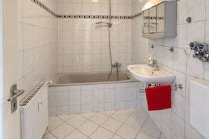 NEU *Paul & Partner*  3-ZIMMER WOHNUNG MIT BALKON & 2 STELLPLÄTZEN IN RUHIGER WOHNGEGEND! – 65197 Rheingauviertel / Hollerborn, Wiesbaden – Vorschaubild 6