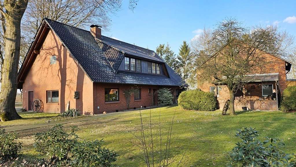 Immobilie in Hollnseth - immo-schramm.de: Imposantes Landhaus mit Ackerland - Bild 2