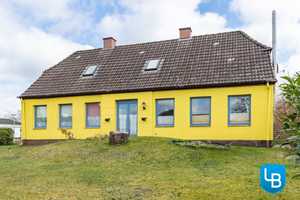 Teilvermietetes ZFH mit Nebengebäude – wohnen & vermieten – Ostholstein (Kreis) – Vorschaubild 1