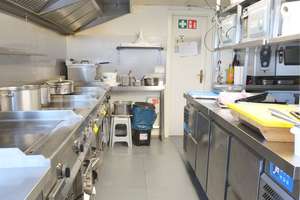 Hausboot. Aktuell schwimmendes Restaurant über 2 Etagen. – Die vollständige Adresse der Immobilie erhältst du vom Anbieter., 23570 Travemünde, Lübeck – Vorschaubild 23