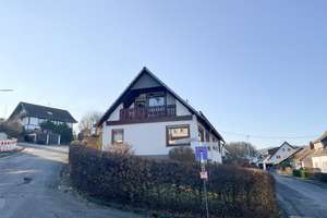 Charmantes Einfamilienhaus im Herzen von Hilchenbach - mit schönem Garten & Blick ins Tal! – Die vollständige Adresse der Immobilie erhältst du vom Anbieter., 57271 Hilchenbach – Vorschaubild 2