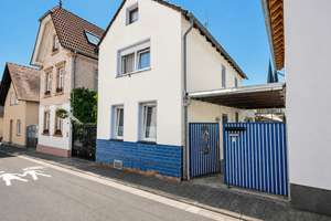 CHARMANTES RAUMWUNDER – GEMÜTLICHES EINFAMILIENHAUS MIT HOFIDYLLE IN GONSENHEIM