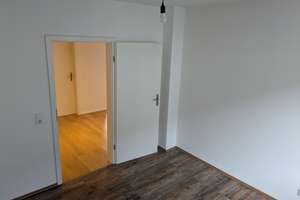 Provisions- und bezugsfrei: Attraktive 3-Zimmerwohnung mit Balkon in Bestlage von Nippes  – Die vollständige Adresse der Immobilie erhältst du vom Anbieter., 50733 Nippes (Ortsteil), Köln – Vorschaubild 12